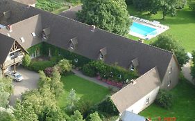 Charming Chalet With Swimming Pool In Quend